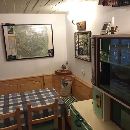 Romantic Forest House בקתה Trsce